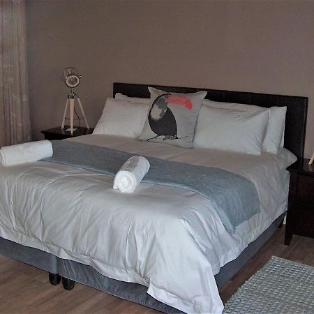 קלרנס The Courtyard Guest House מראה חיצוני תמונה