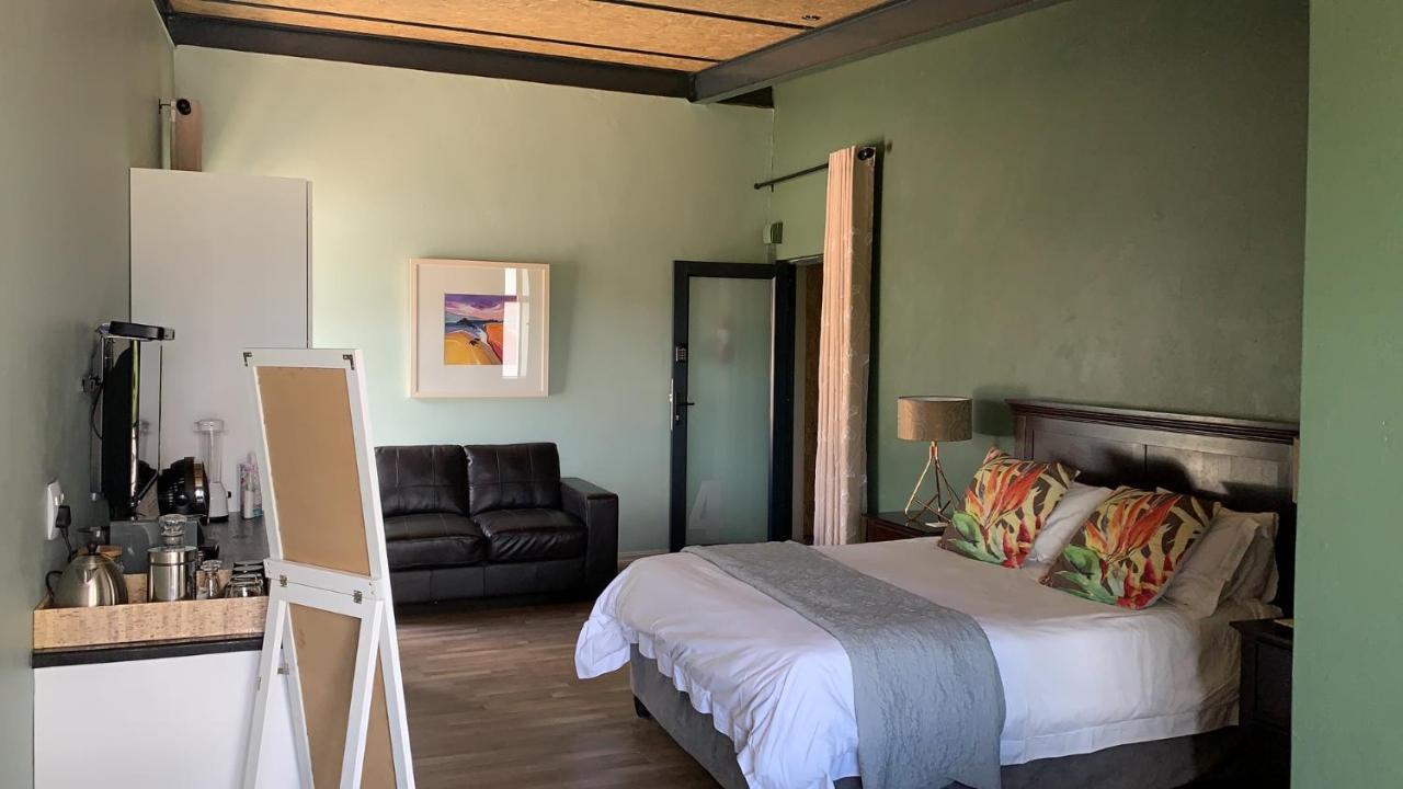 קלרנס The Courtyard Guest House מראה חיצוני תמונה