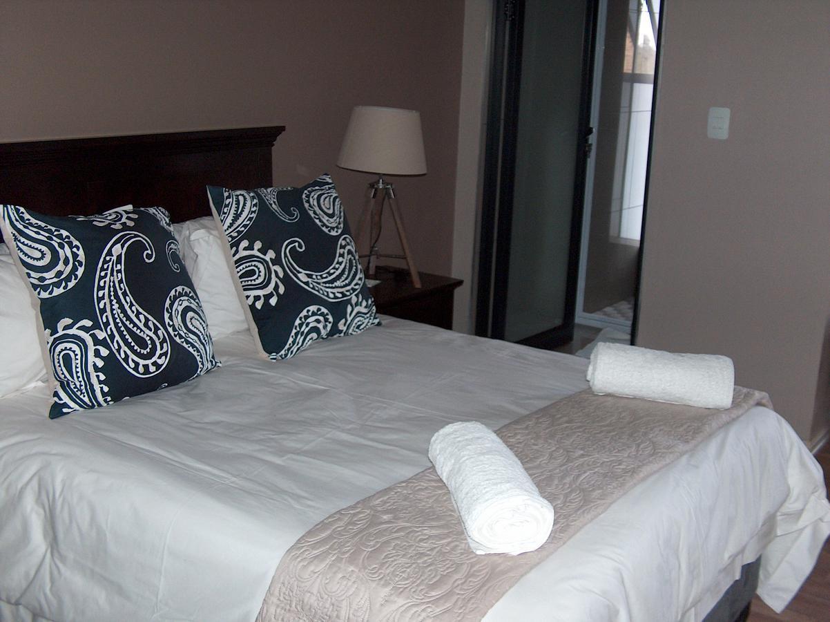 קלרנס The Courtyard Guest House מראה חיצוני תמונה