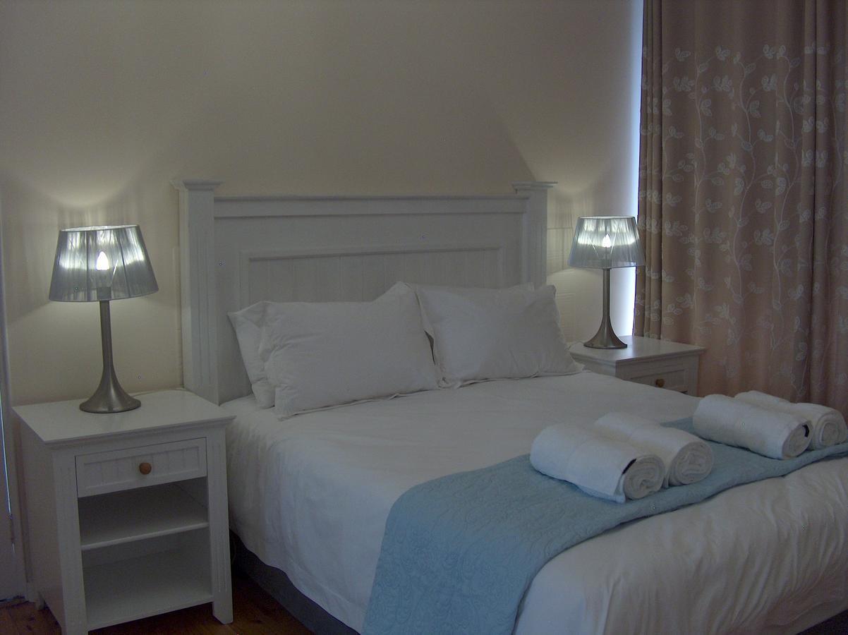 קלרנס The Courtyard Guest House מראה חיצוני תמונה