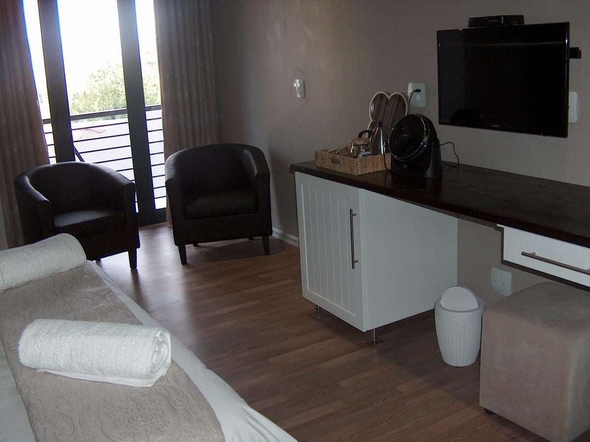 קלרנס The Courtyard Guest House מראה חיצוני תמונה